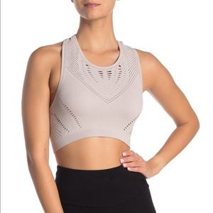 Alo Yoga Lark Perforated Sports Bra - Lavender
